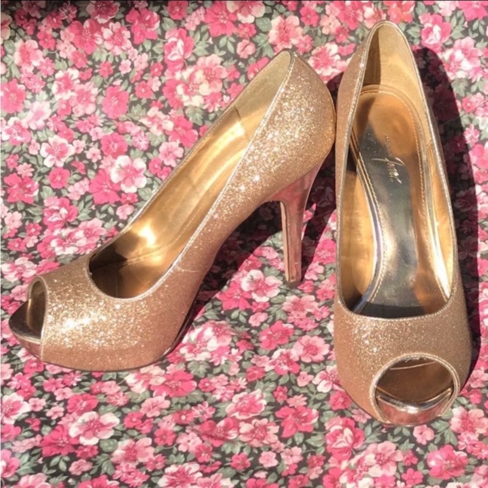 Gold Heels, size 8.5